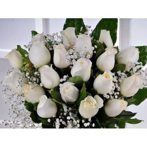 Yakamoz 19 Beyaz Gül Çiçek Arajmanı